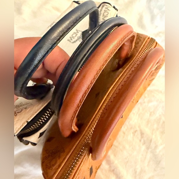 👑✅PRICE FIRM✅ AUTHENTIC MCM Visetos Mini Hand Bags Duo Set - Picture 10 of 17